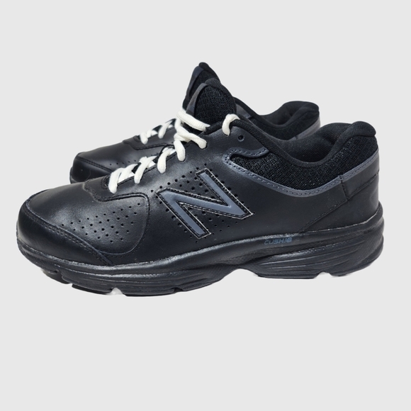 New Balance Black and Gray Athletic Shoes with Breathable Upper - Picture 1 of 10